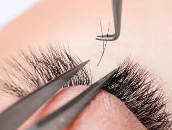 Wimpern - verlängerung - volumen - lifting © parilov - adobestock.com